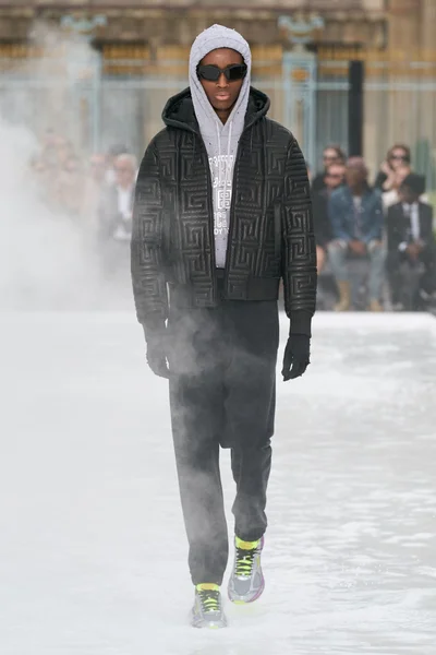 Look 24